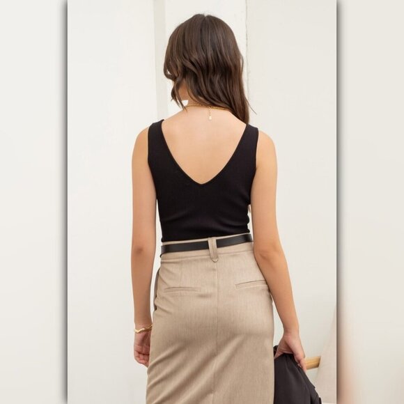 ♥ HOT DEAL ♥ NWT V Neck Sleeveless Ribbed Tank Top - Picture 4 of 4